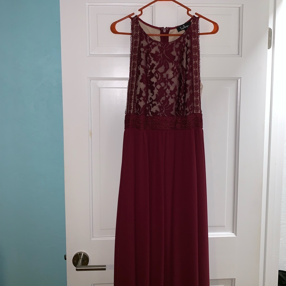 lulu’s burgundy maxi dress